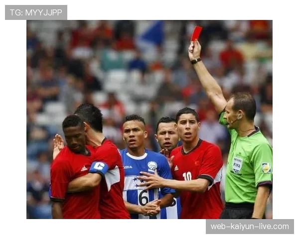 红牌规则：哪些行为构成直接红牌及裁判判定标准