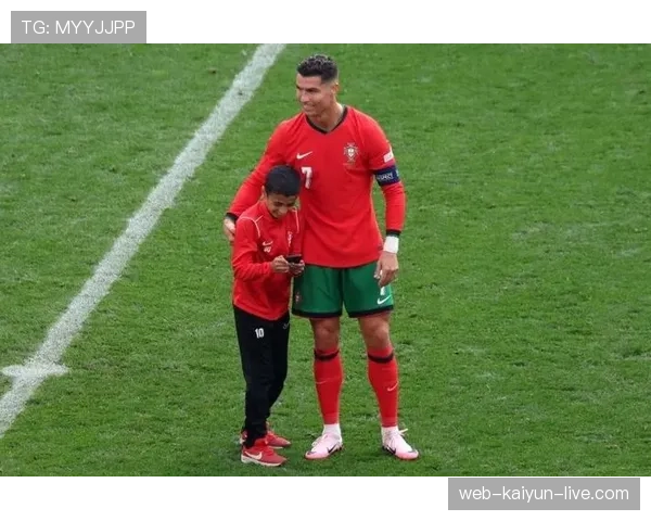 B费与C罗在葡萄牙国家队的核心作用与战术地位差异解析